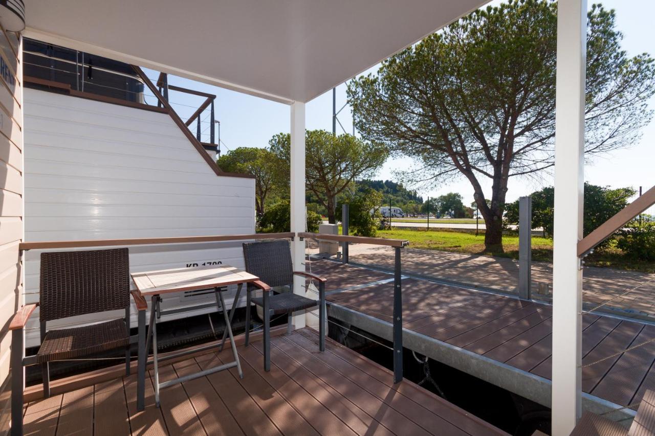 Bamboo Floating House Portoroz Lägenhet Exteriör bild