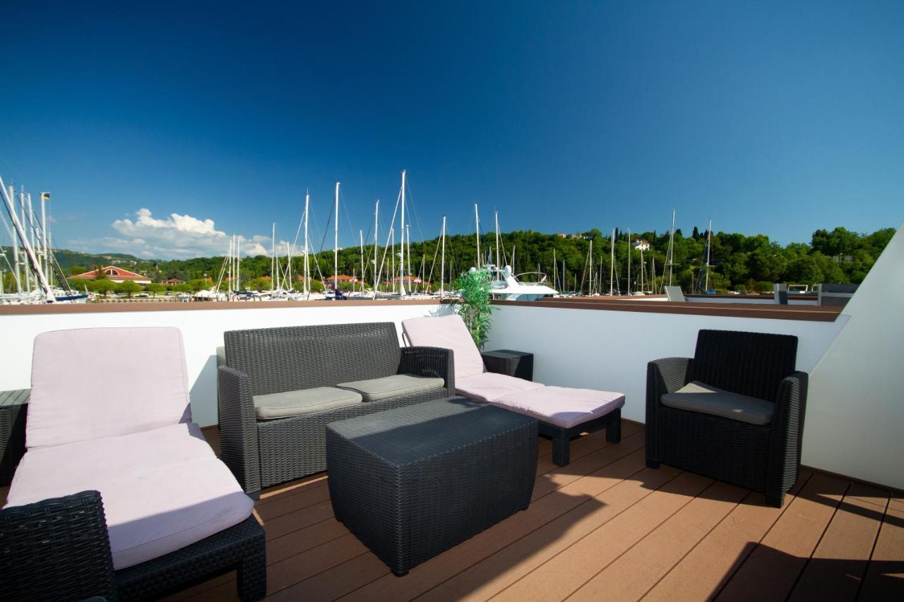 Bamboo Floating House Portoroz Lägenhet Exteriör bild
