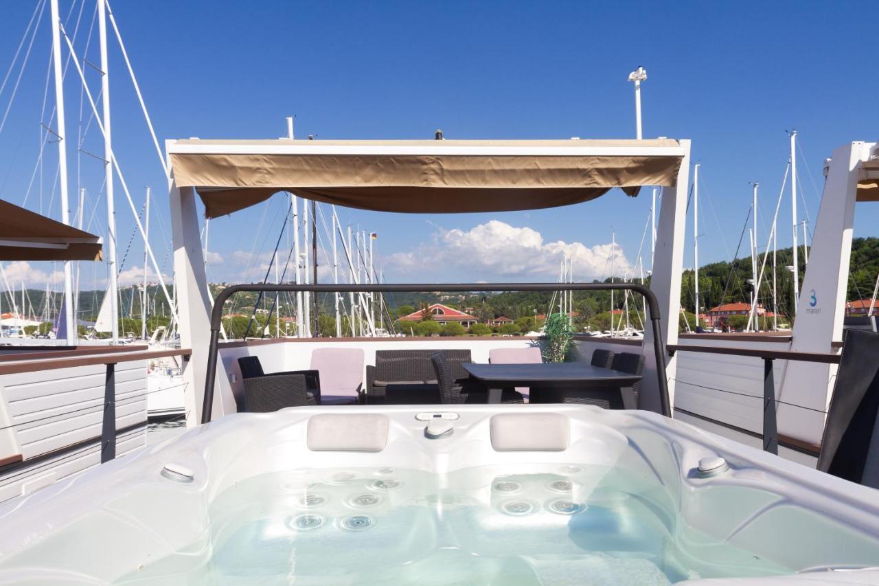 Bamboo Floating House Portoroz Lägenhet Exteriör bild