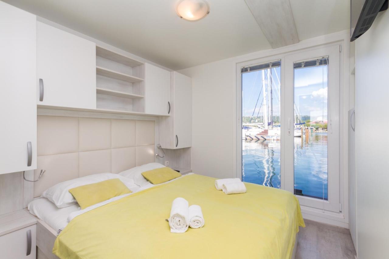 Bamboo Floating House Portoroz Lägenhet Exteriör bild