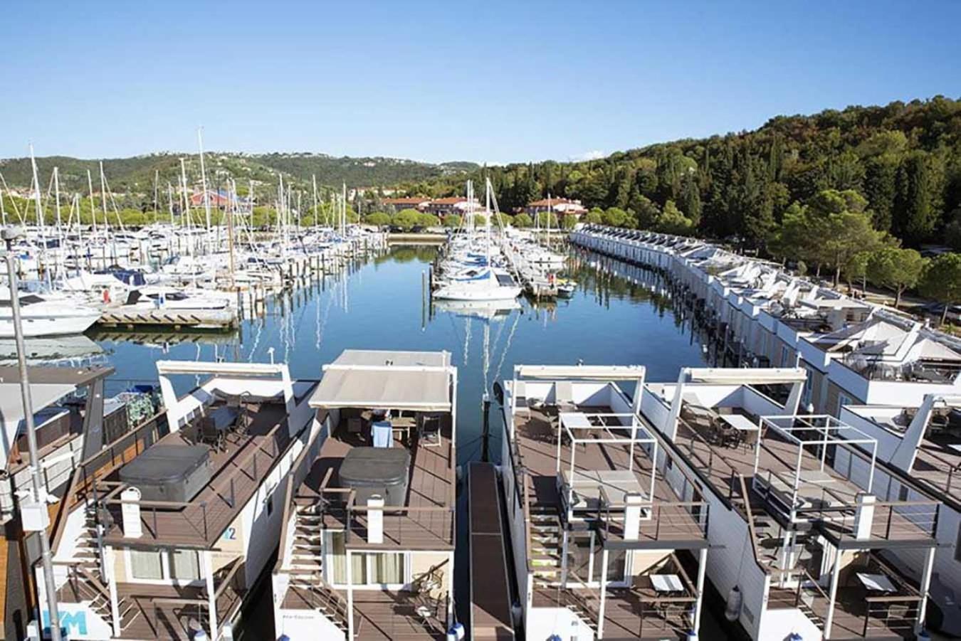 Bamboo Floating House Portoroz Lägenhet Exteriör bild